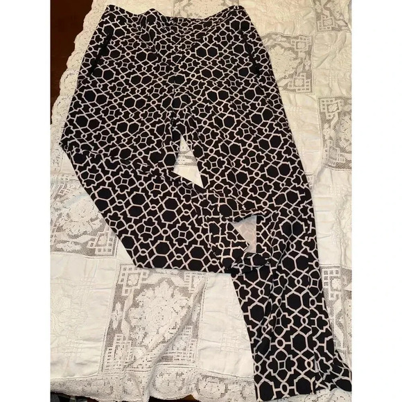 CHICOS ZENERGY pants size 8 - GOLF, PICKLEBALL - Picture 1 of 7